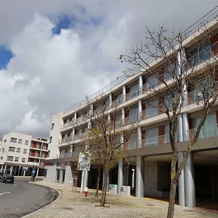 Restelo Plaza 3 * Lisboa
